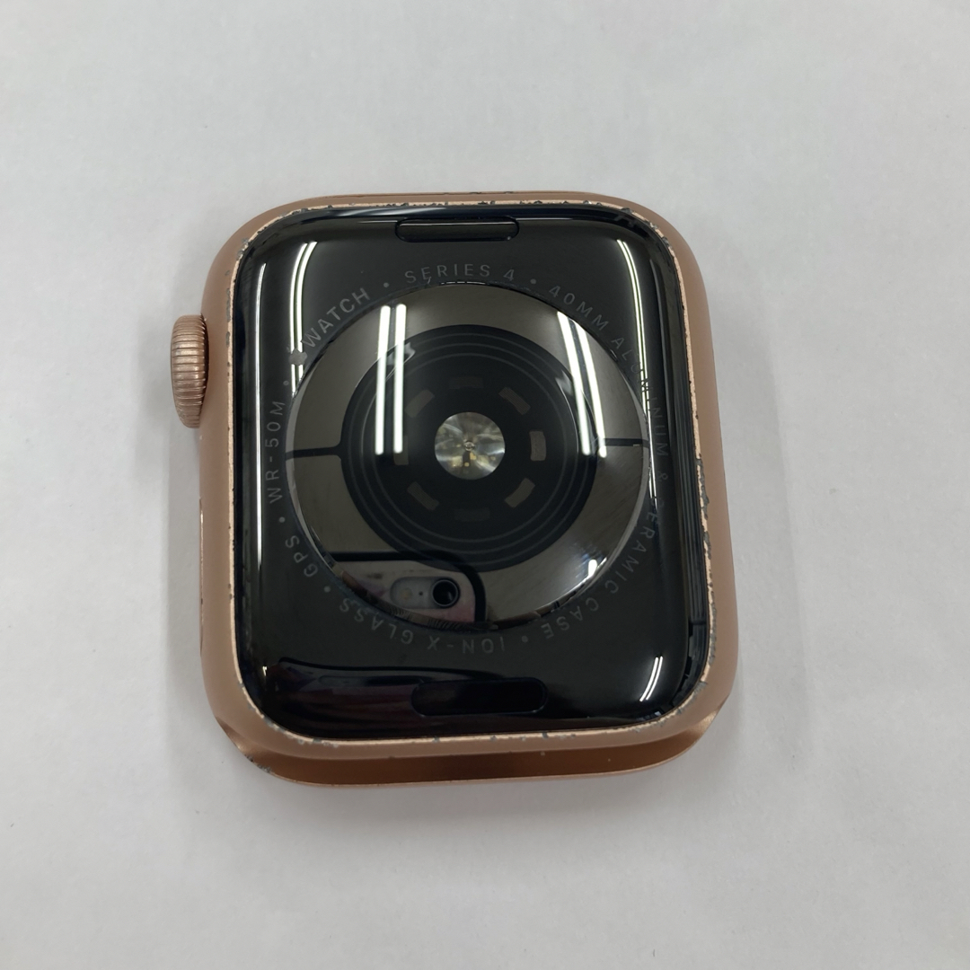 Apple Watch(アップルウォッチ)のApple Watch 本体 ゴールド 40mm シリーズ4 アップルウォッチ スマホ/家電/カメラのスマートフォン/携帯電話(その他)の商品写真
