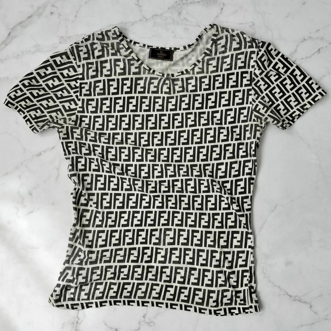 FENDI(フェンディ)のFENDI フェンディ Tシャツ 半袖 ズッカ柄 レディースのトップス(Tシャツ(半袖/袖なし))の商品写真