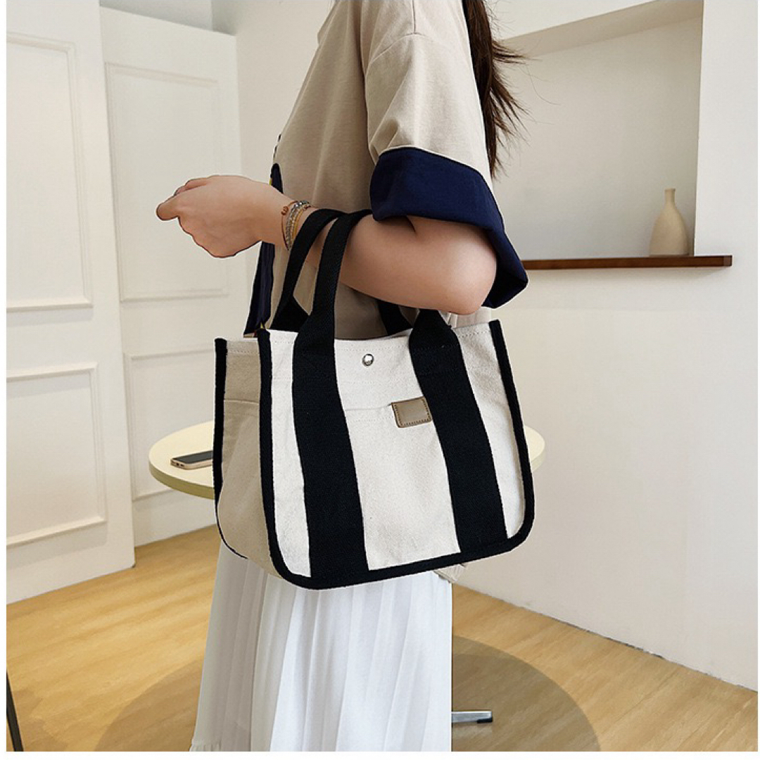 新品　ミニトートバッグ レディース キャンバス 帆布 小さめ 軽量 白と黒 レディースのバッグ(トートバッグ)の商品写真