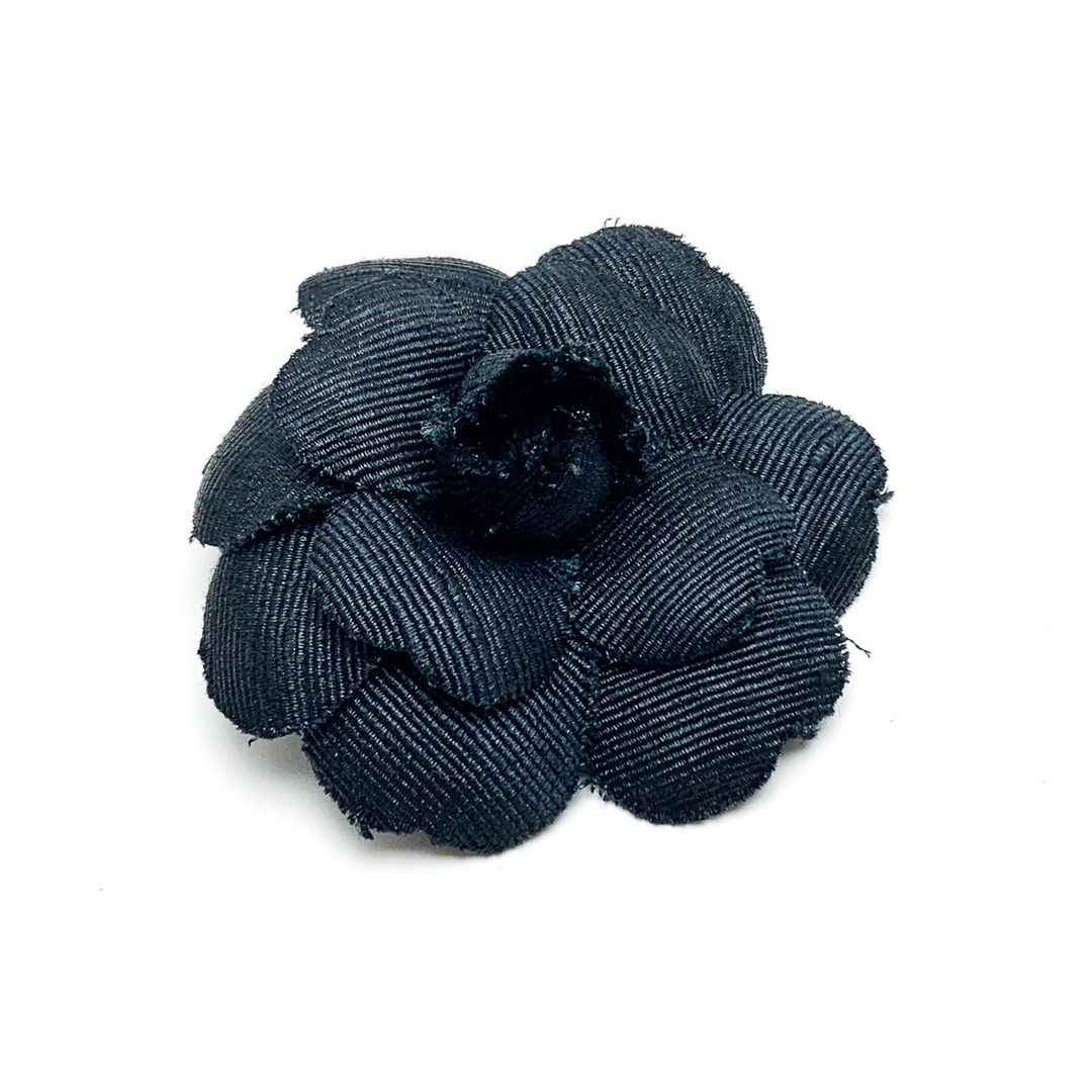 CHANEL - CHANEL シャネル デニム カメリア 花モチーフ フラワー CHANEL - CHANEL シャネル デニム カメリア 花モチーフ フラワー