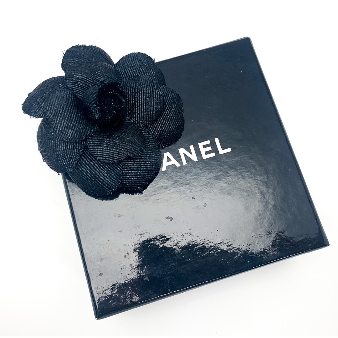 CHANEL - CHANEL シャネル デニム カメリア 花モチーフ フラワー CHANEL - CHANEL シャネル デニム カメリア 花モチーフ フラワー