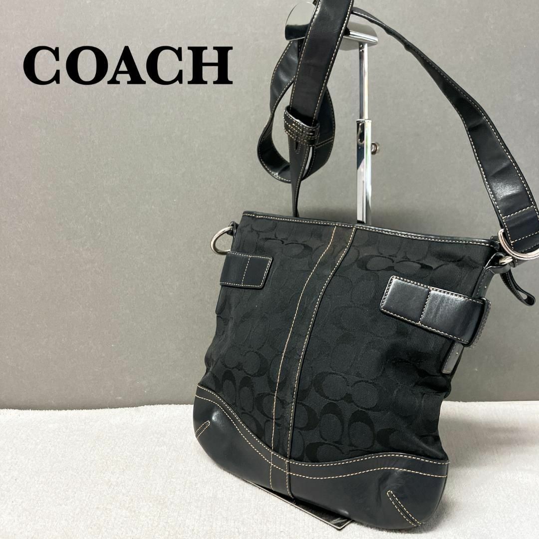 COACH(コーチ)の美品✨COACH コーチショルダーバッグハンドバッグブラック黒シグネチャー総柄 レディースのバッグ(ショルダーバッグ)の商品写真