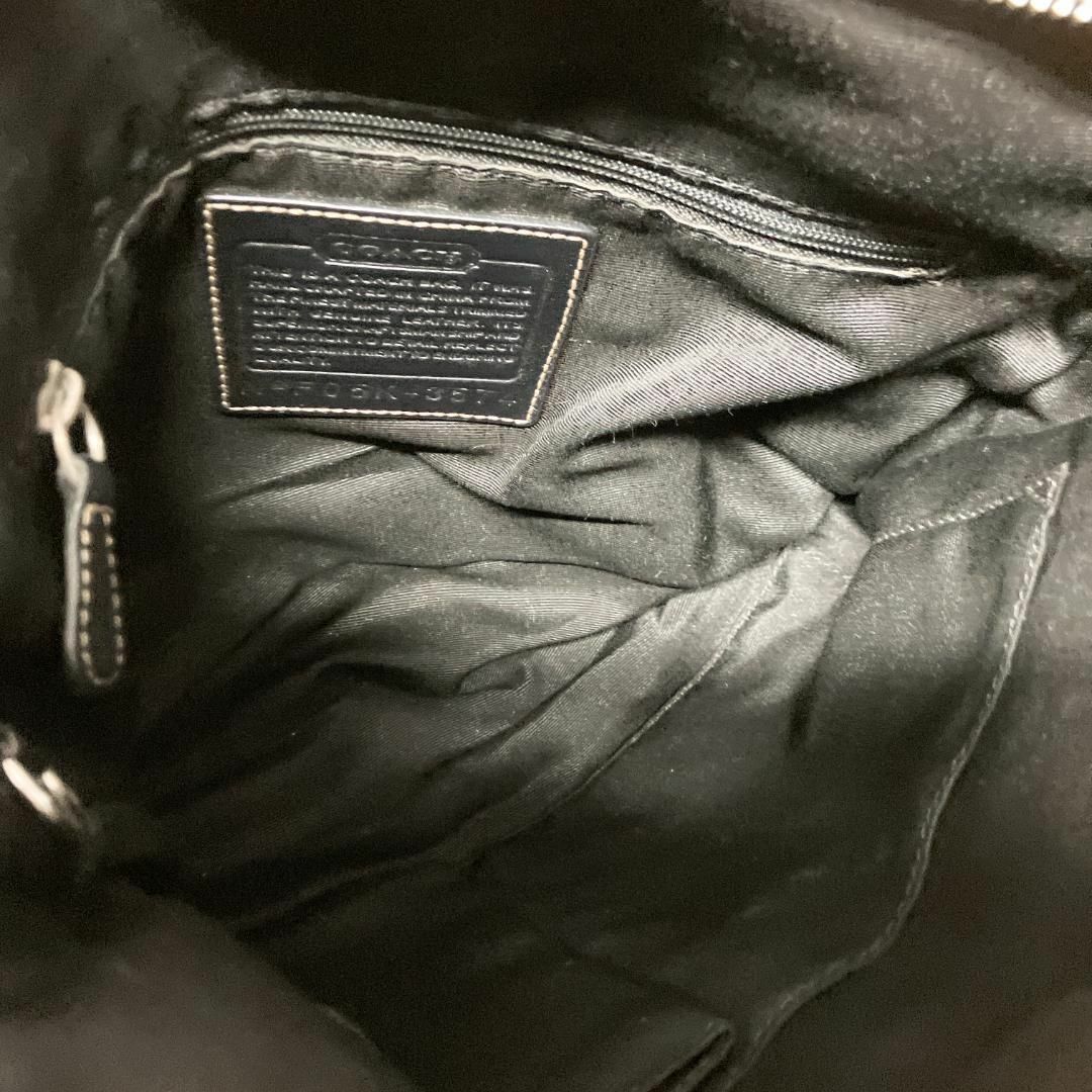 COACH(コーチ)の美品✨COACH コーチショルダーバッグハンドバッグブラック黒シグネチャー総柄 レディースのバッグ(ショルダーバッグ)の商品写真
