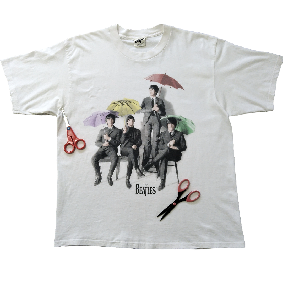 THE BEATLES(ビートルズ)の古着　©1995　ビートルズ　Tシャツ　XLサイズ　白　ロックT　 メンズのトップス(Tシャツ/カットソー(半袖/袖なし))の商品写真