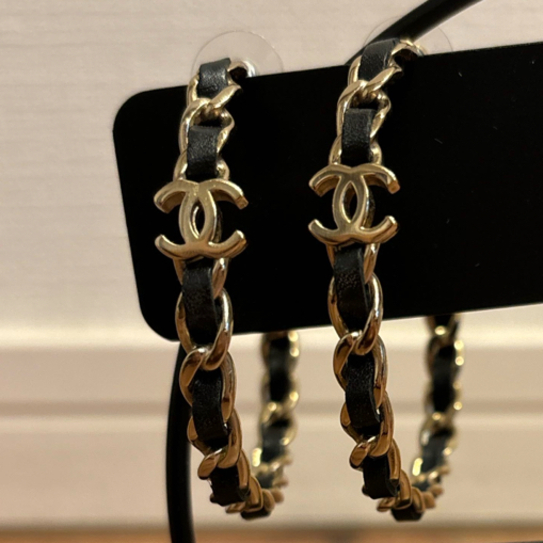 CHANEL フープピアス カーフスキン CHANEL フープピアス カーフスキン