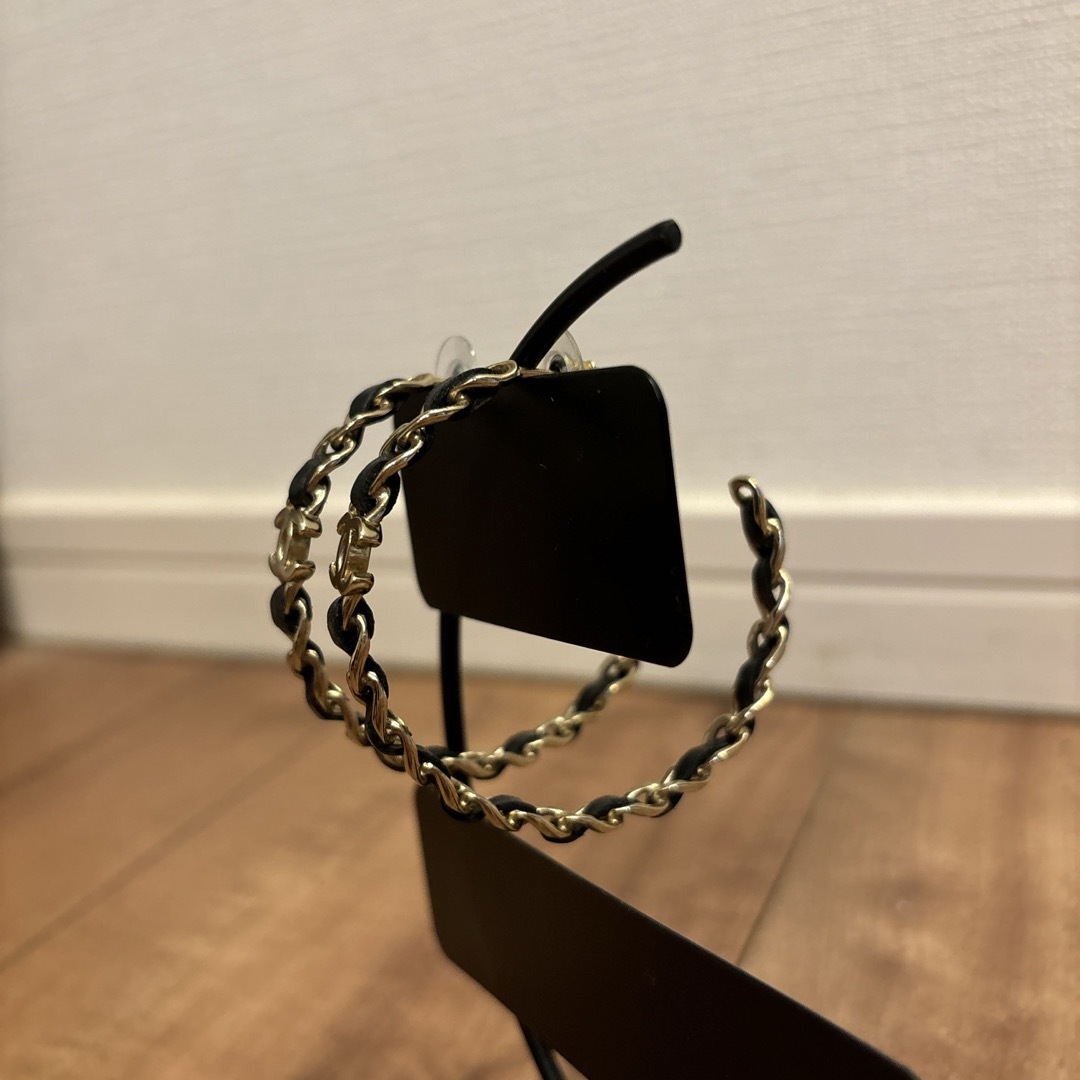 CHANEL フープピアス カーフスキン CHANEL フープピアス カーフスキン