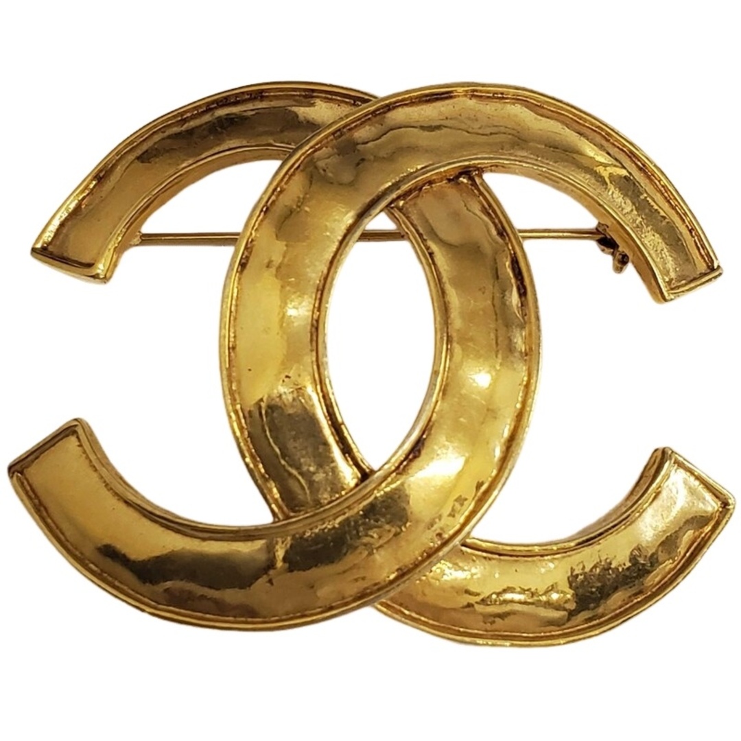 CHANEL(シャネル)のCHANEL シャネル ココマーク ブローチ 中古 良品 ゴールド ヴィンテージ アクセサリー 32404K289 レディースのアクセサリー(ブローチ/コサージュ)の商品写真