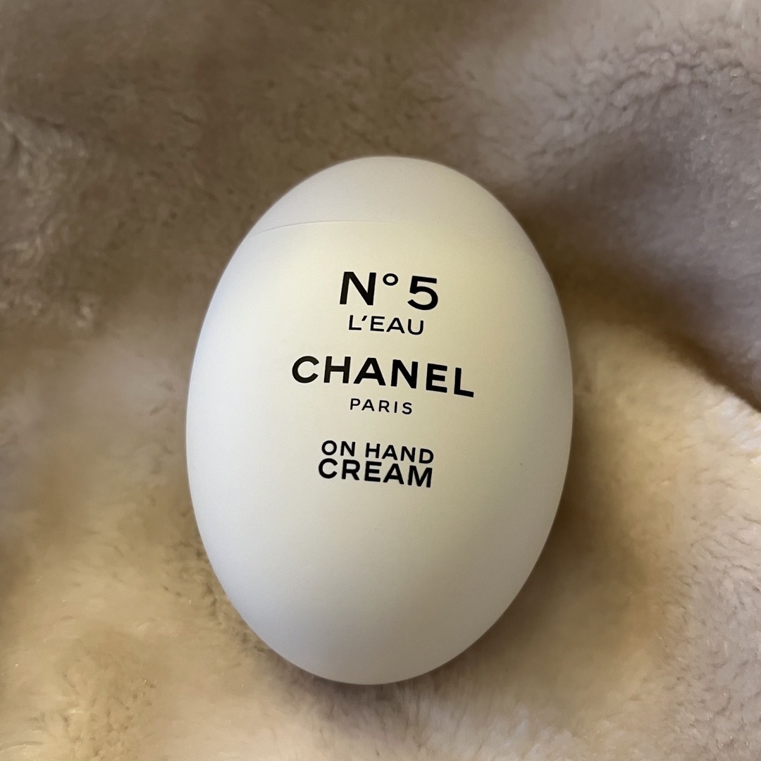 CHANEL(シャネル)のCHANEL No.5 ロー ハンドクリーム 50ml コスメ/美容のボディケア(ハンドクリーム)の商品写真