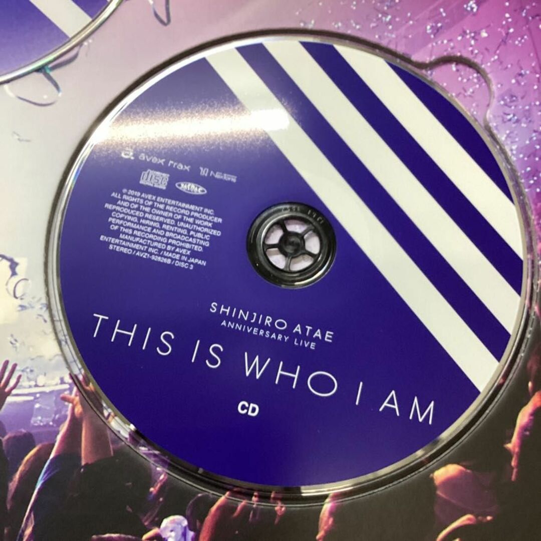 SHINJIRO ATAE Anniversary Live『THIS IS WHO I AM』AAA 與 真司郎 Blu-ray+DVD+CD SHINJIRO トリプルエー ブルーレイ エンタメ/ホビーのDVD/ブルーレイ(アイドル)の商品写真