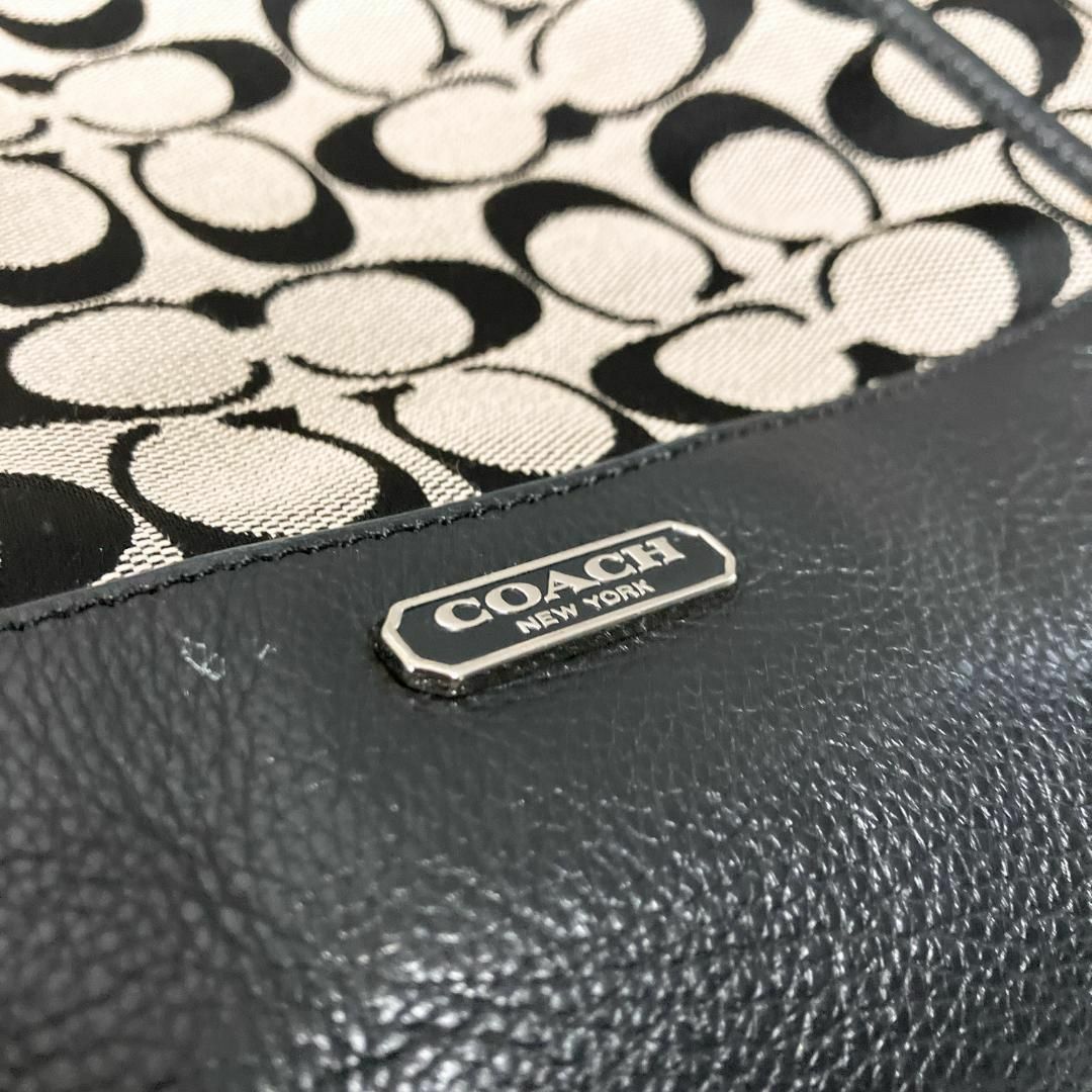 COACH(コーチ)の美品✨COACH コーチショルダーバッグハンドバッグブラック黒シグネチャー総柄 レディースのバッグ(ショルダーバッグ)の商品写真