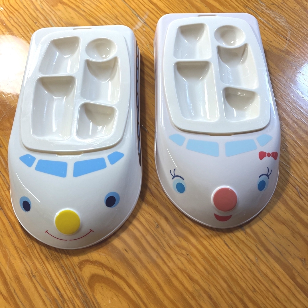 新幹線ランチプレート   2個セット   ブルー・ピンク エンタメ/ホビーのおもちゃ/ぬいぐるみ(キャラクターグッズ)の商品写真
