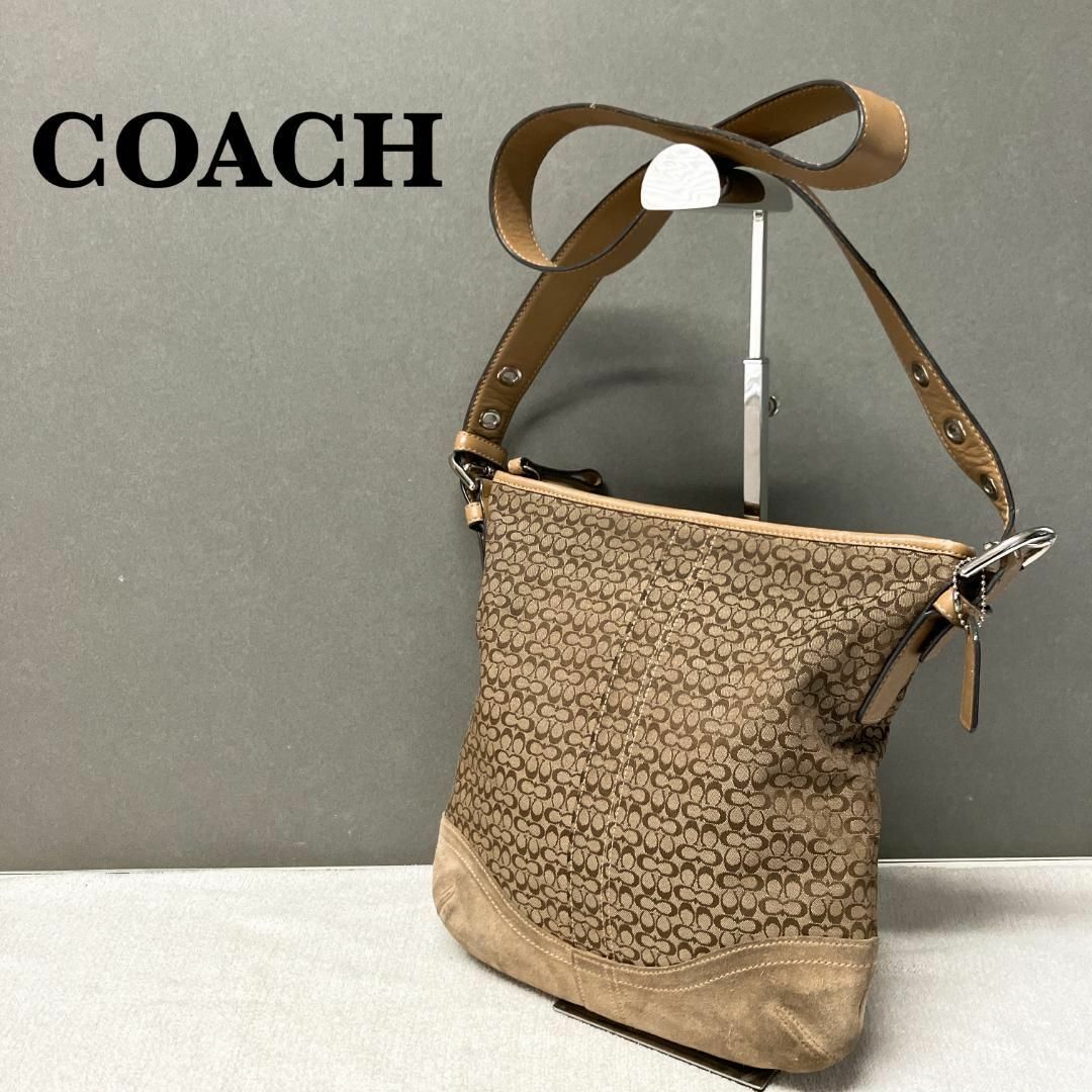 COACH(コーチ)の美品✨COACH コーチショルダーバッグハンドバッグベージュ茶シグネチャー総柄 レディースのバッグ(ショルダーバッグ)の商品写真