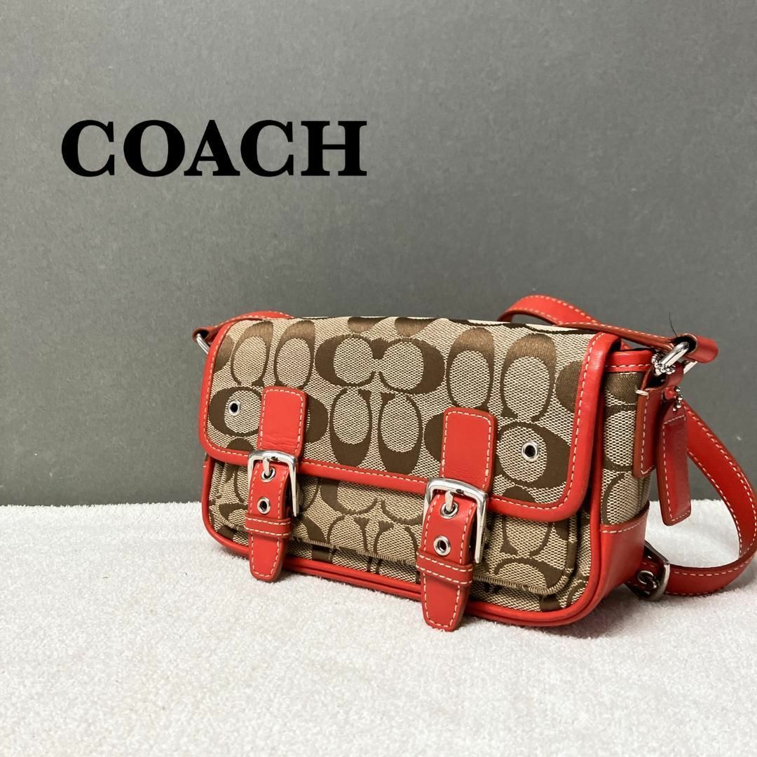 COACH(コーチ)の美品✨COACHコーチショルダーバッグハンドバッグブラウンレッドシグネチャー総柄 レディースのバッグ(ショルダーバッグ)の商品写真