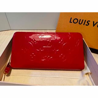 ルイヴィトン(LOUIS VUITTON)のVUITTON財布長財布ジッピー赤エナメル美品(財布)