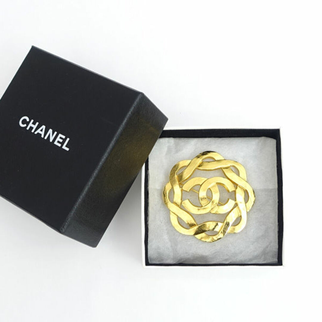 CHANEL(シャネル)のCHANEL / シャネル ◆ブローチ ココマーク ゴールド 97P アクセサリー ブランド【中古】 [0220486535] レディースのアクセサリー(ブローチ/コサージュ)の商品写真