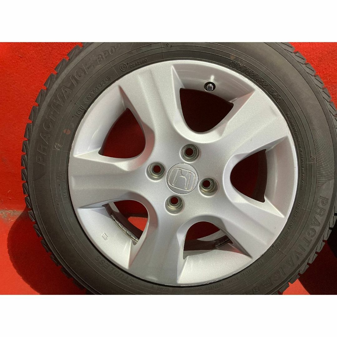 中古スタッドレスタイヤホイールセット 【175/65R15 YOKOHAMA BP02】[ホンダ純正] 4本SET 自動車/バイクの自動車(タイヤ・ホイールセット)の商品写真