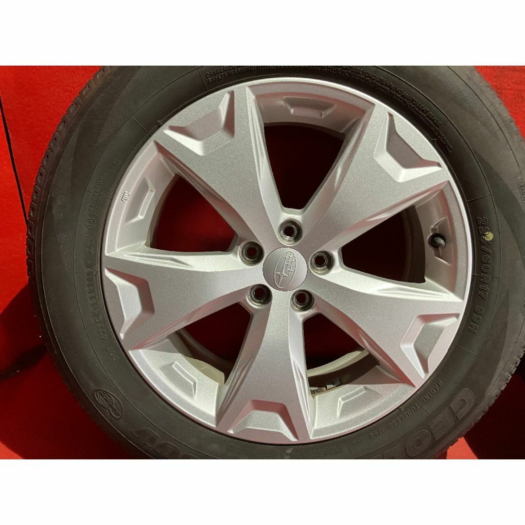 中古サマータイヤホイールセット 【225/60R17 YOKOHAMA GEORANDAR SUV】[スバル フォレスター純正] 4本SET 自動車/バイクの自動車(タイヤ・ホイールセット)の商品写真