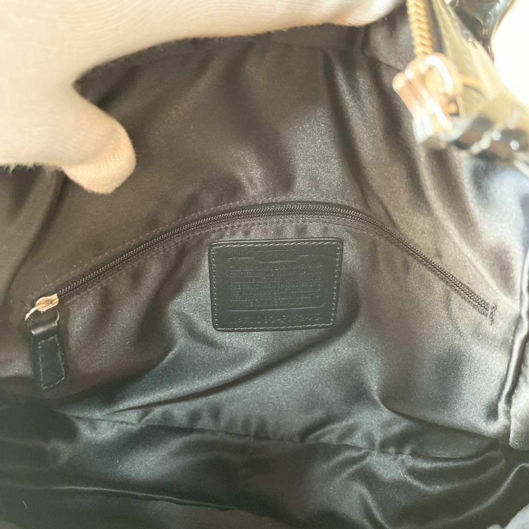 COACH(コーチ)のレア✨COACHコーチセミショルダーバッグトートバッグブラック黒シグネチャー総柄 レディースのバッグ(ショルダーバッグ)の商品写真