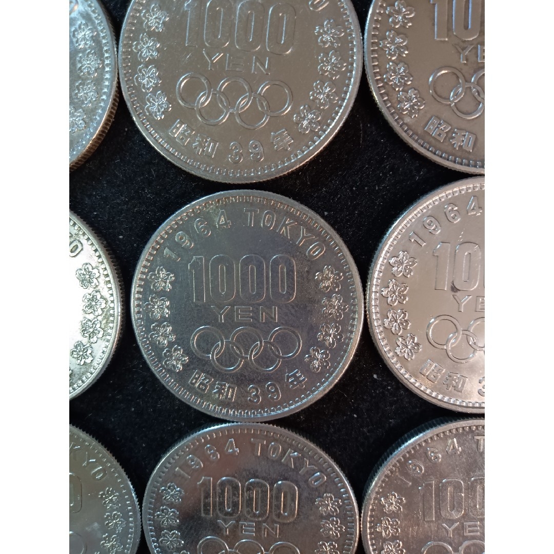 銀貨　東京オリンピック1.000円銀貨　silver925　汚れ少なく綺麗12枚 エンタメ/ホビーの美術品/アンティーク(金属工芸)の商品写真
