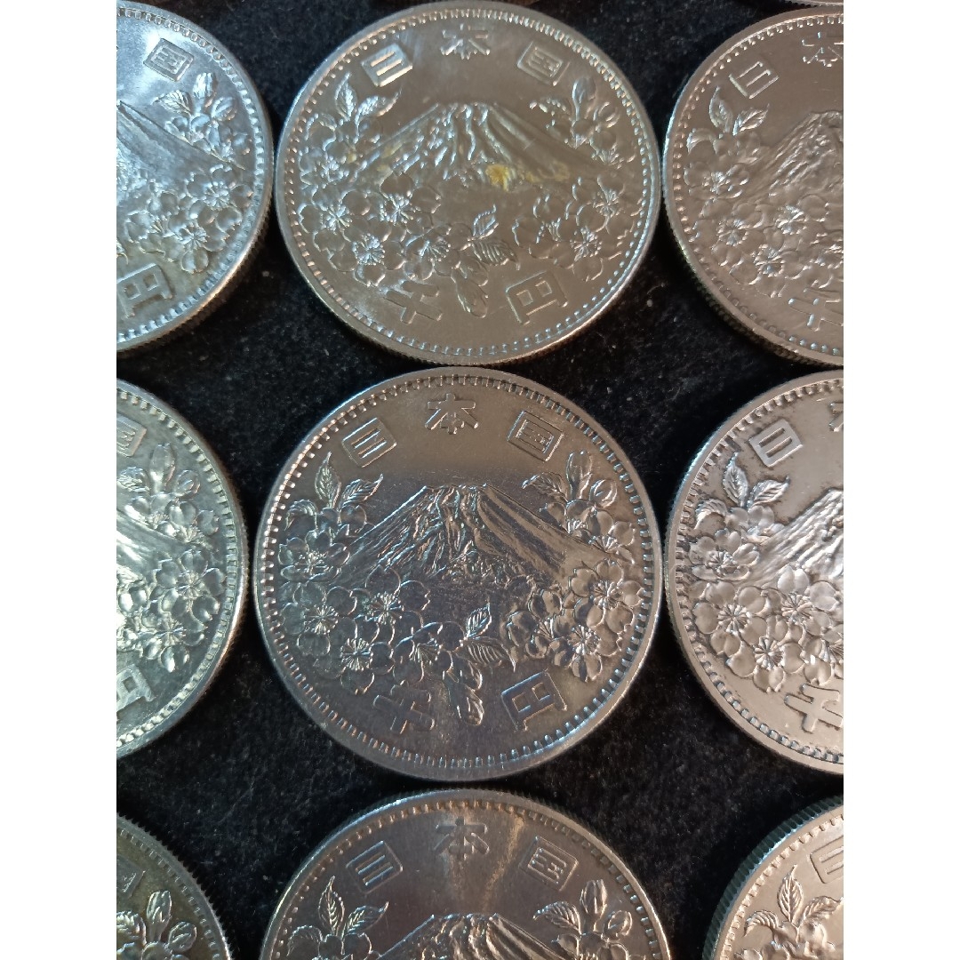 銀貨　東京オリンピック1.000円銀貨　silver925　汚れ少なく綺麗12枚 エンタメ/ホビーの美術品/アンティーク(金属工芸)の商品写真