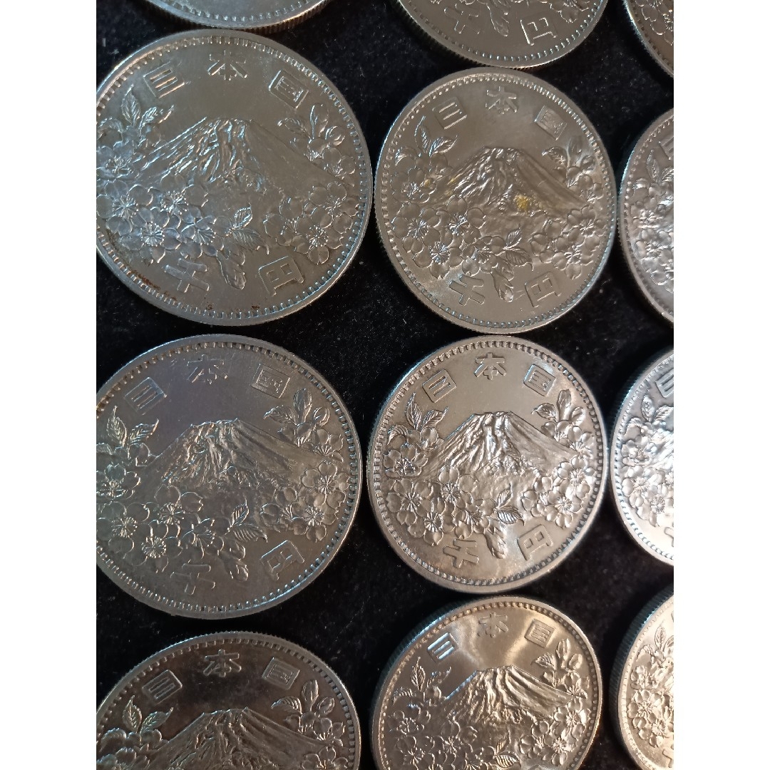 銀貨　東京オリンピック1.000円銀貨　silver925　汚れ少なく綺麗12枚 エンタメ/ホビーの美術品/アンティーク(金属工芸)の商品写真