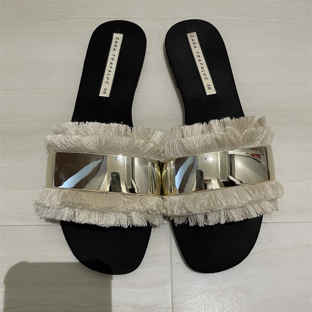 ZARA(ザラ)のZARA・ザラ・フラットサンダル レディースの靴/シューズ(サンダル)の商品写真