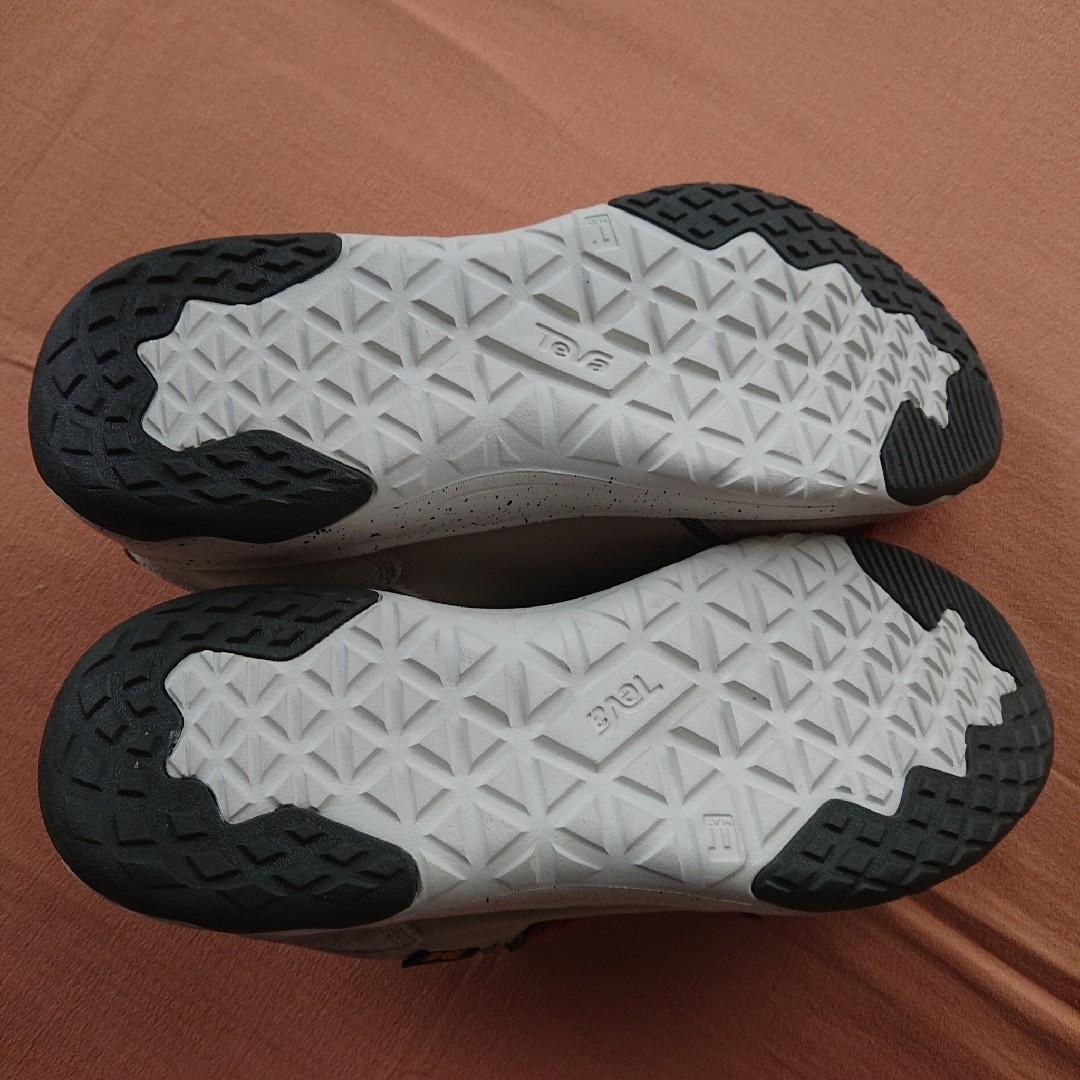 テバ Teva M ARROWOOD WP 27.5cm メンズの靴/シューズ(スニーカー)の商品写真