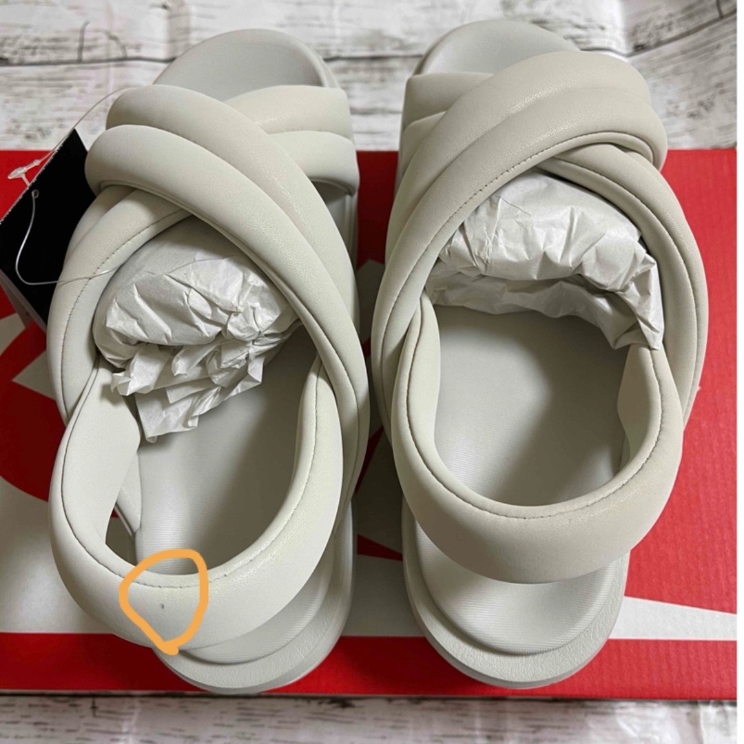 NIKE(ナイキ)のナイキ ウィメンズ エアマックス アイラ サンダル ライトボーン 25㎝ レディースの靴/シューズ(サンダル)の商品写真