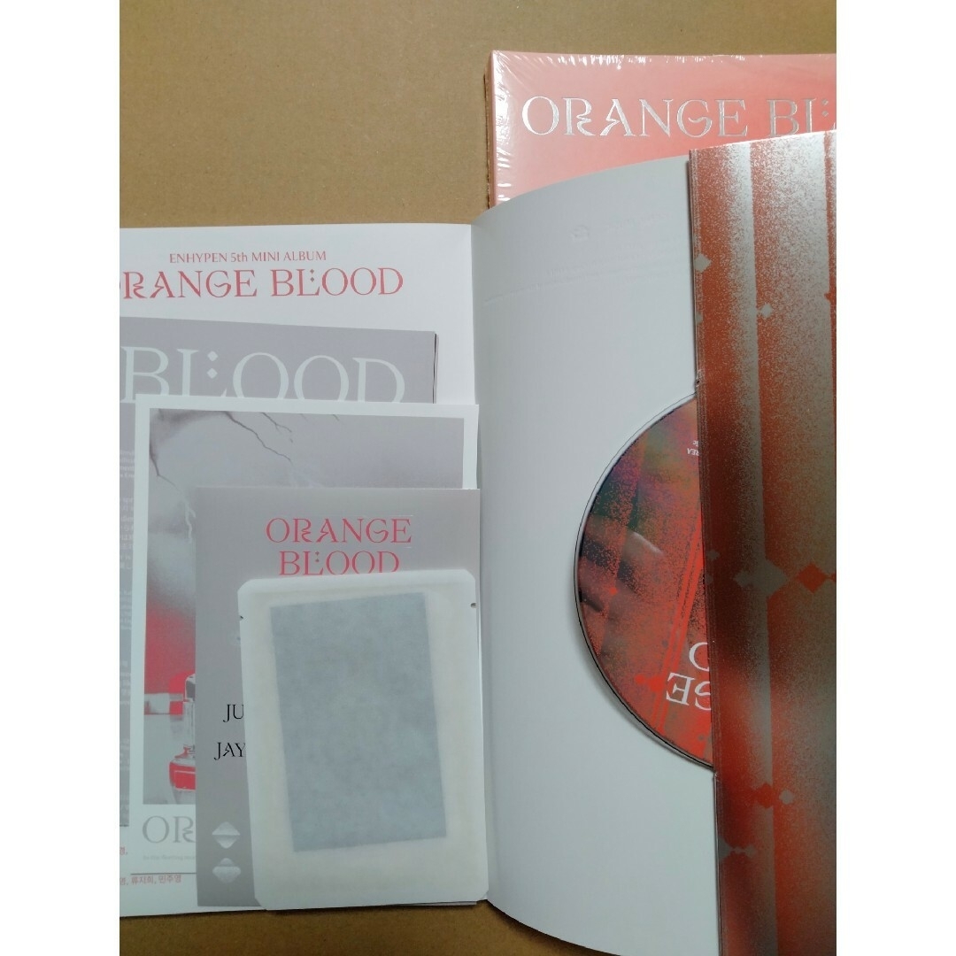 ENHYPEN(エンハイプン)のENHYPEN　ORANGE BLOOD　アルバム2形態　特典 セット エンタメ/ホビーのCD(K-POP/アジア)の商品写真