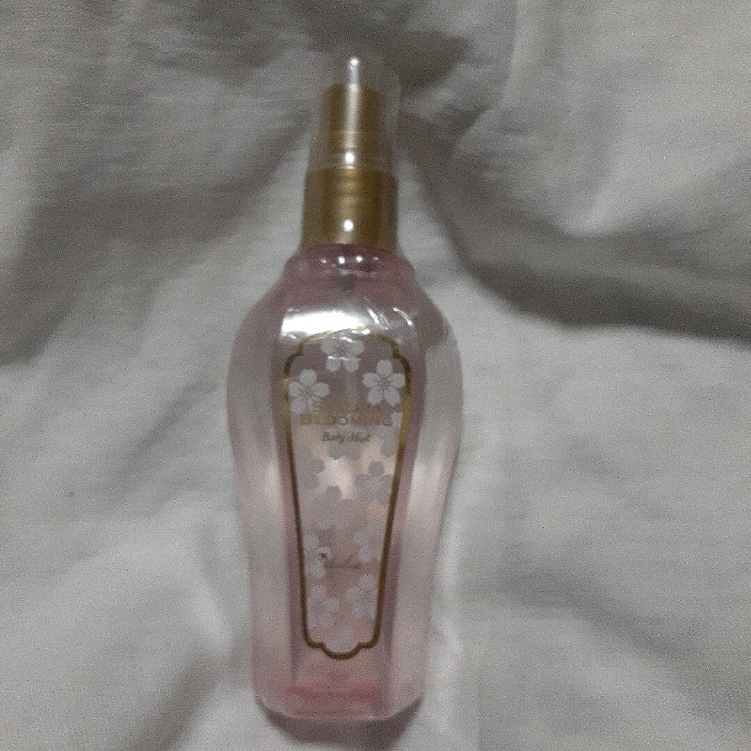 ヴァシリーサ ボディミスト サクラ(100ml) コスメ/美容の香水(その他)の商品写真