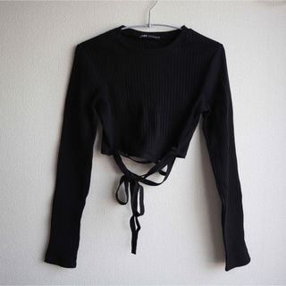 ザラ(ZARA)のZARA カットアウト クロップトップス(Tシャツ(長袖/七分))