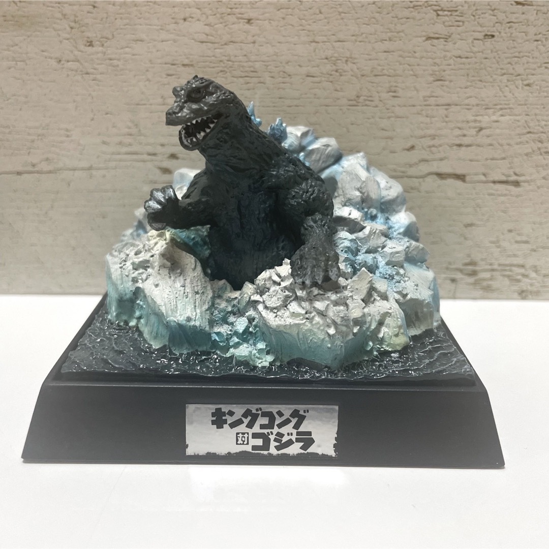 BANDAI(バンダイ)の【訳あり】ゴジラ名鑑 酒井ゆうじ ジオラマフィギュア BANDAI 4体セット エンタメ/ホビーのフィギュア(特撮)の商品写真