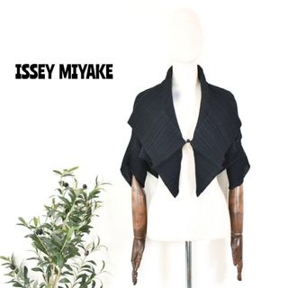 イッセイミヤケ(ISSEY MIYAKE)の★ イッセイミヤケ ★ 変形 プリーツジャケット ブラック プリーツプリーズ(シャツ/ブラウス(半袖/袖なし))