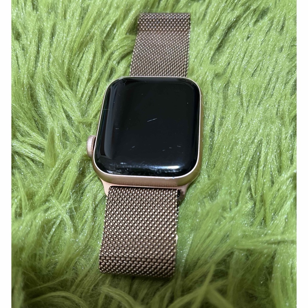Apple Watch(アップルウォッチ)のApple Watch A2092 series5 40mm ピンクゴールド スマホ/家電/カメラのスマートフォン/携帯電話(その他)の商品写真