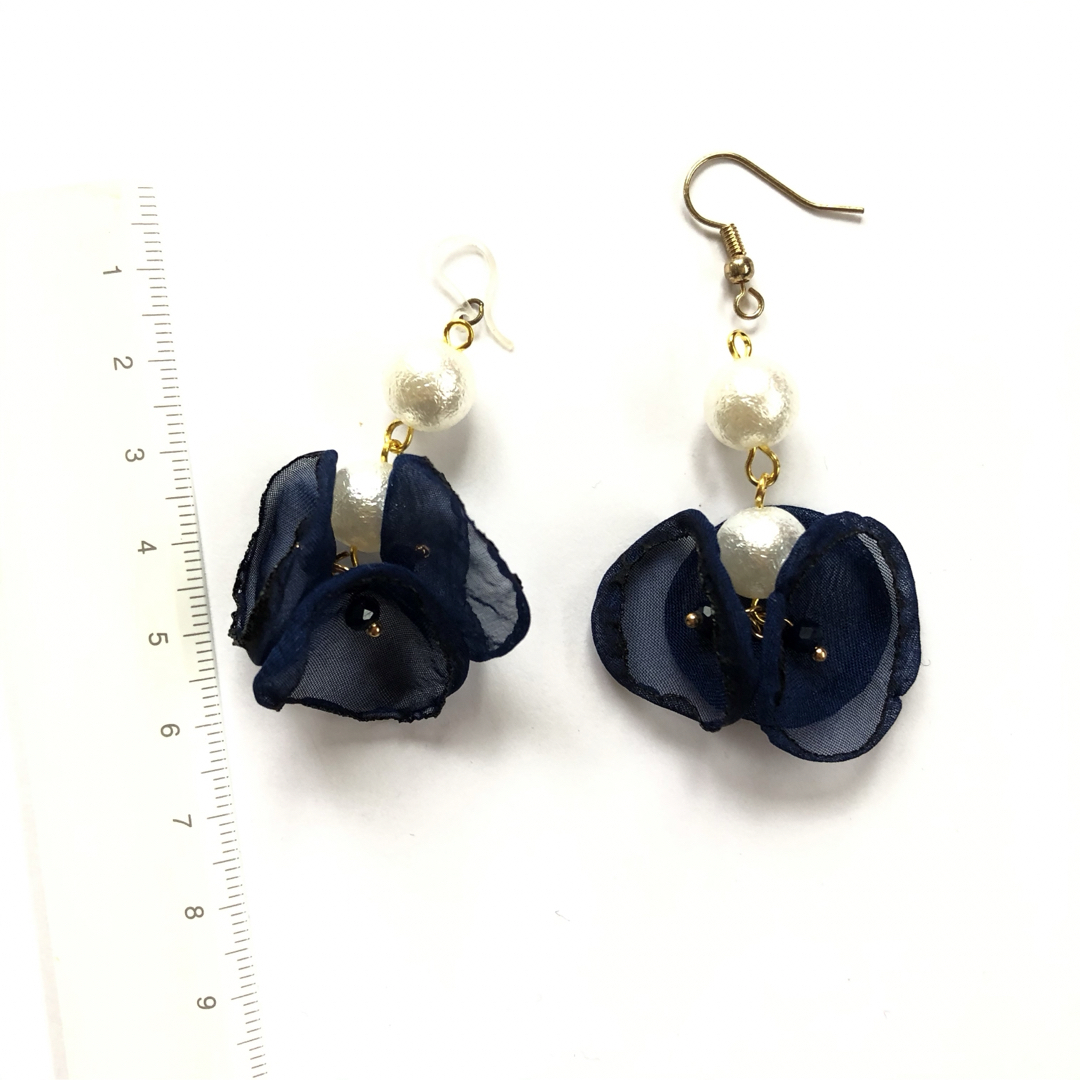 ハンドメイドピアス #1335 フラワー ハンドメイドのアクセサリー(ピアス)の商品写真