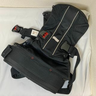 ベビービョルン(BABYBJORN)のベビービョルン 抱っこ紐 ワンカイエアー ブラックグレージュ メッシュ(抱っこひも/おんぶひも)