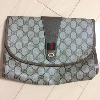 グッチ(Gucci)のGUCCI クラッチバッグ(クラッチバッグ)