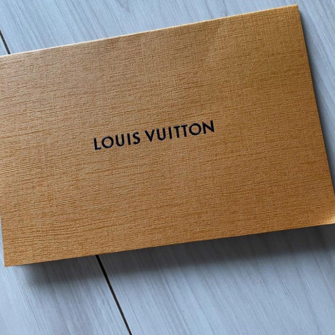 LOUIS VUITTON(ルイヴィトン)の新品未使用　ルイヴィトン　LV Louis Vuitton メッセージカード ハンドメイドの文具/ステーショナリー(カード/レター/ラッピング)の商品写真