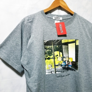 ピーナッツ(PEANUTS)の新品　Tシャツ　スヌーピー　PEANUTS　ライトグレー　Lサイズ　メンズ(Tシャツ/カットソー(半袖/袖なし))