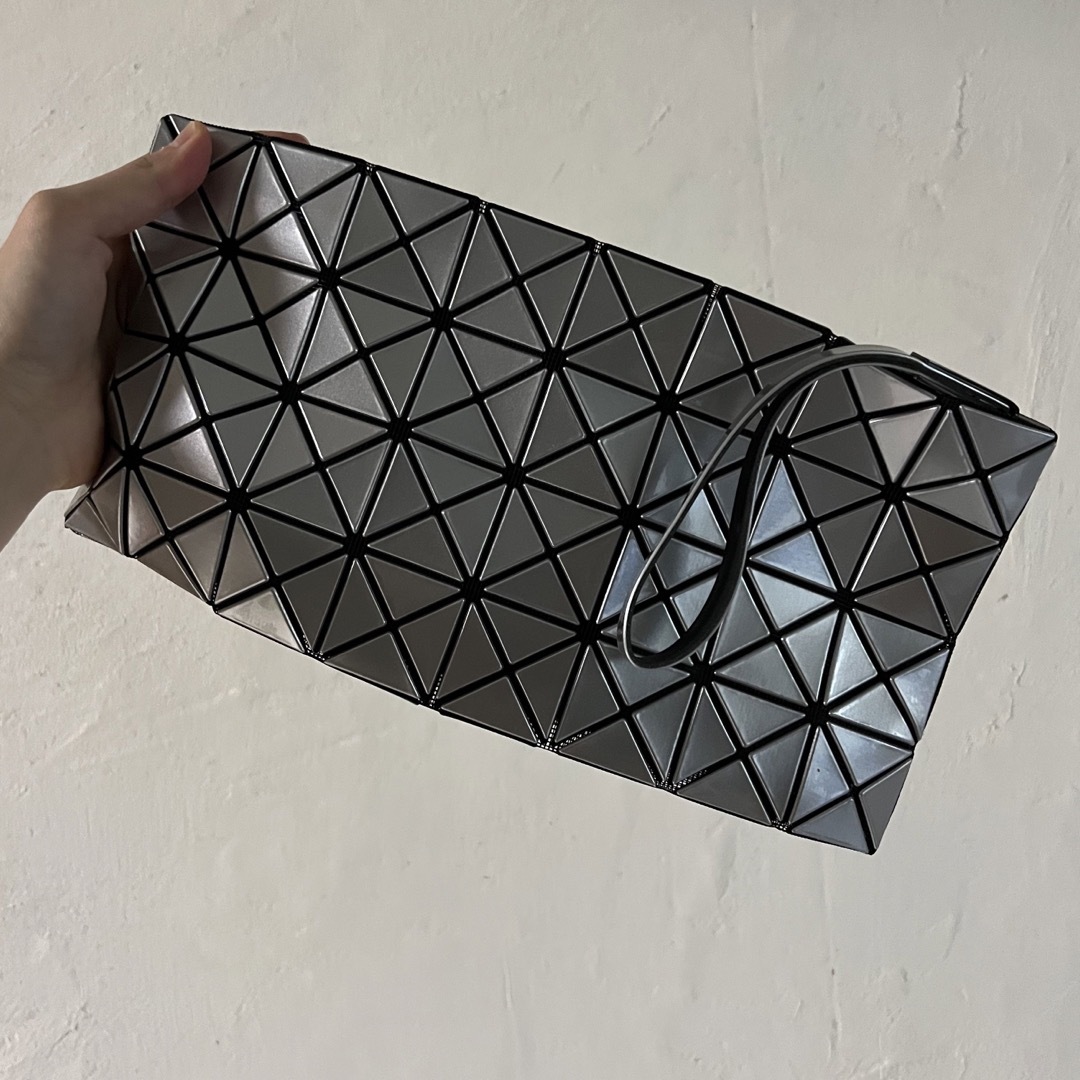 ISSEY MIYAKE(イッセイミヤケ)のBAOBAO ISSEY MIYAKE クラッチバッグ レディースのバッグ(クラッチバッグ)の商品写真