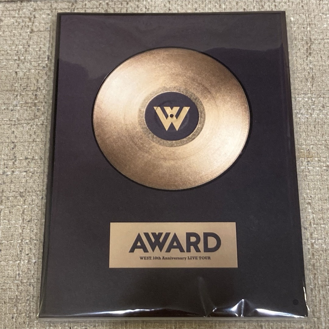 ジャニーズWEST(ジャニーズウエスト)のWEST. AWARD パンフレット エンタメ/ホビーのタレントグッズ(アイドルグッズ)の商品写真