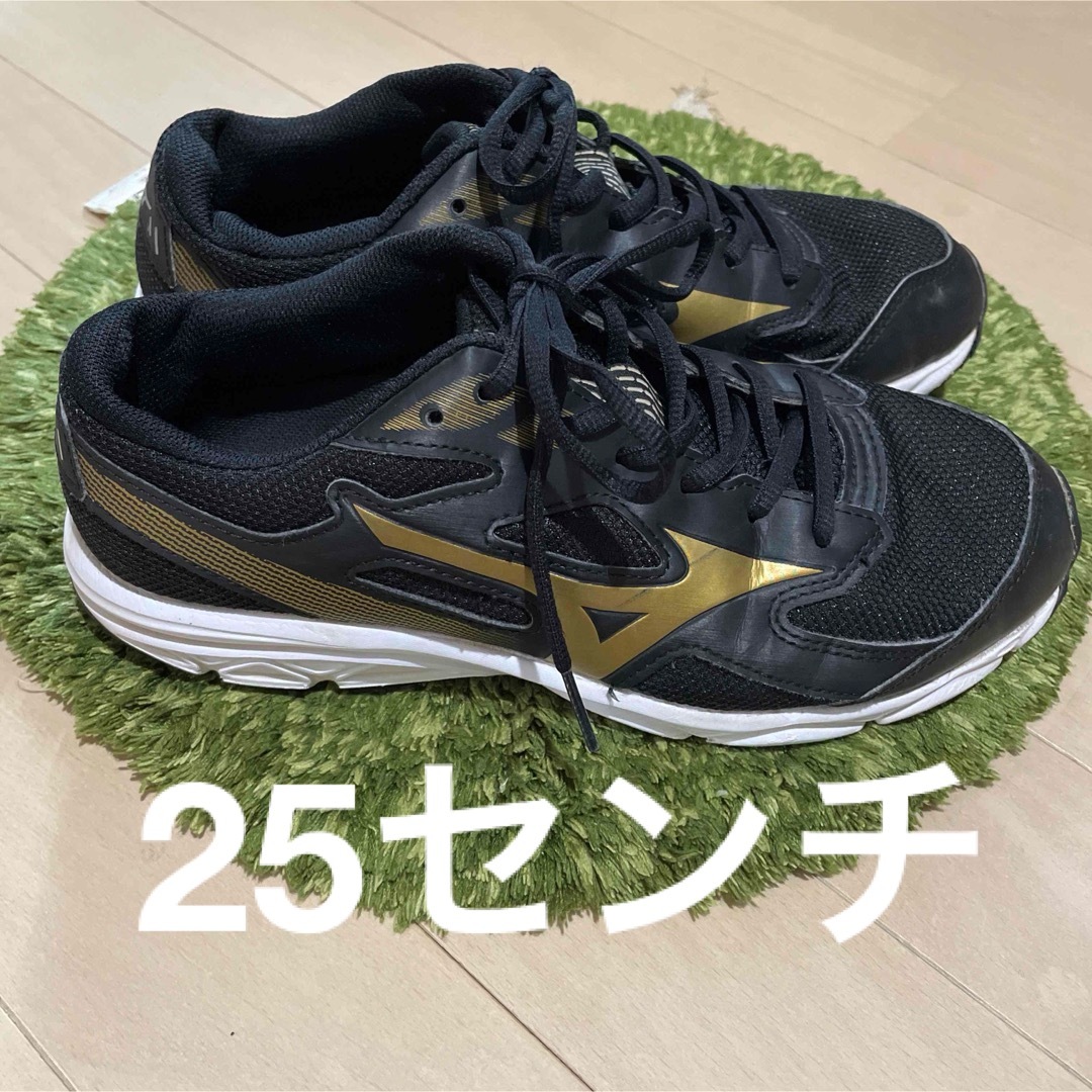 MIZUNO(ミズノ)のミズノ　スニーカー　25センチ メンズの靴/シューズ(スニーカー)の商品写真