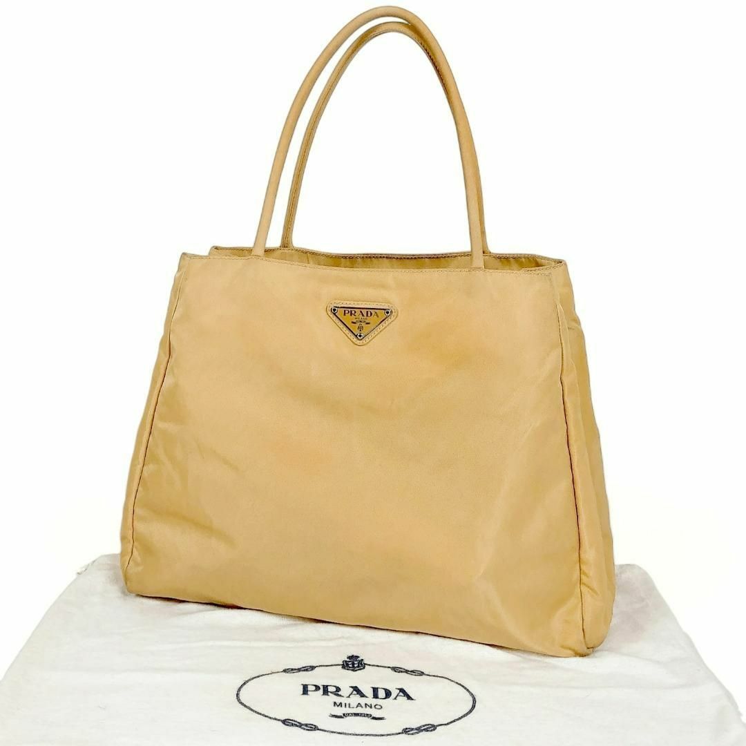 PRADA(プラダ)のプラダ ハンドバッグ 肩掛け 三角プレート イエロー 黄 ロゴプレート ナイロン レディースのバッグ(ハンドバッグ)の商品写真