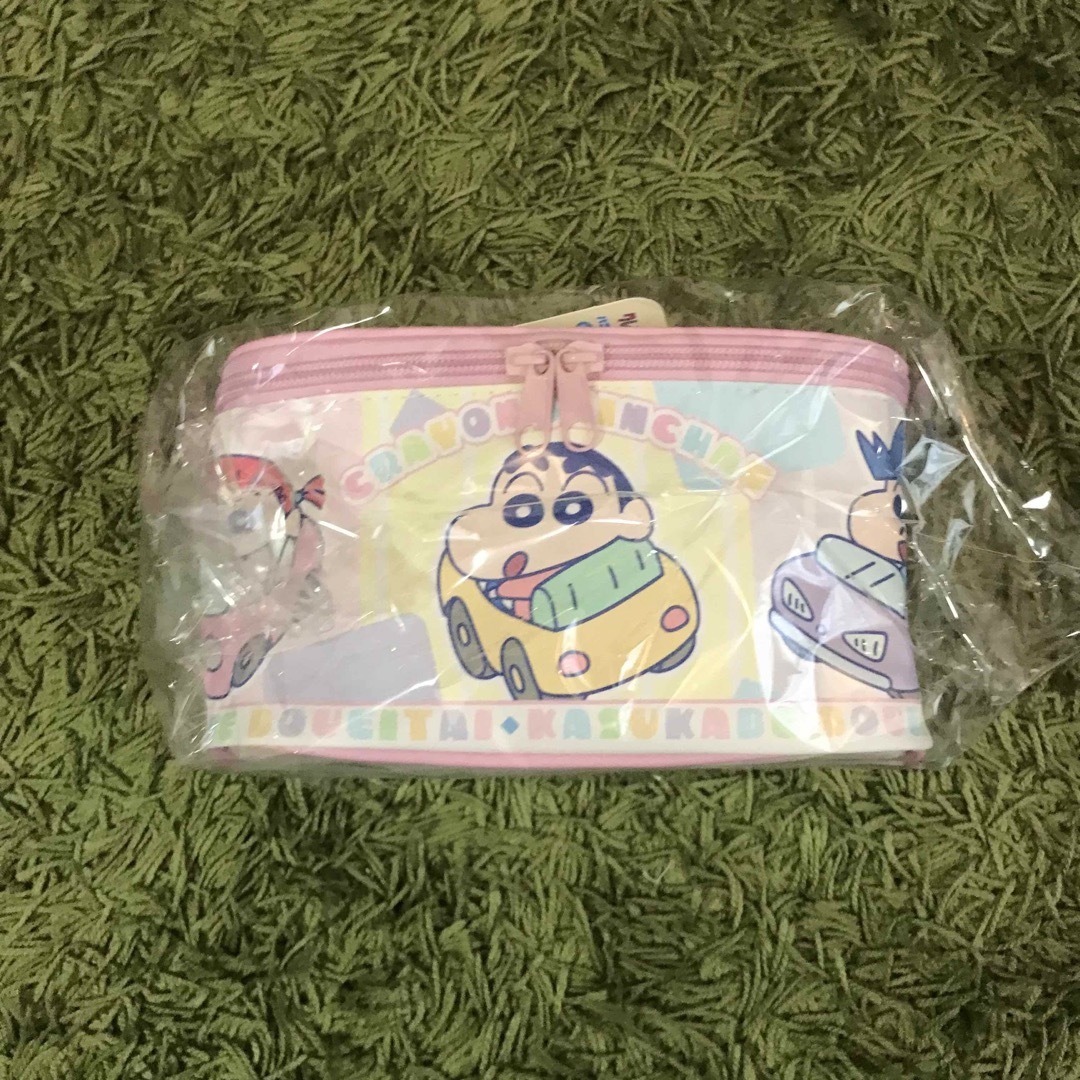クレヨンしんちゃん　バニティポーチ　ピンク レディースのファッション小物(ポーチ)の商品写真