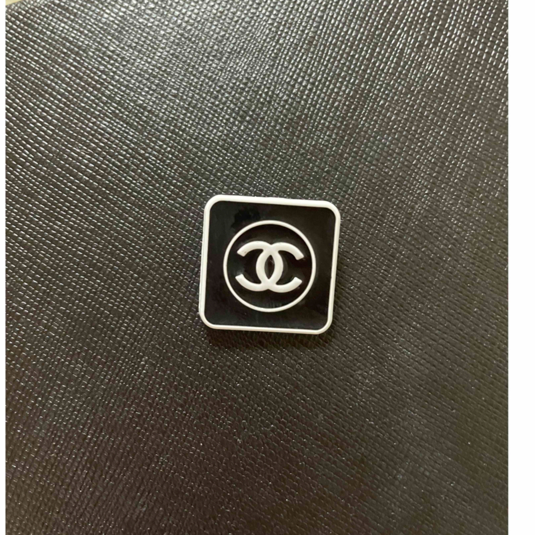 CHANEL(シャネル)のCHANELミニブローチ レディースのアクセサリー(ブローチ/コサージュ)の商品写真