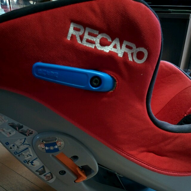 RECARO チャイルドシート キッズ/ベビー/マタニティの外出/移動用品(自動車用チャイルドシート本体)の商品写真