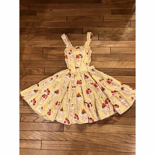 シャーリーテンプル(Shirley Temple)のシャーリーテンプル　ジャンパースカート130パフェ柄と３段のティアードが可愛い(スカート)