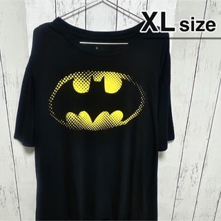 ティービーアンドムービー(TV&MOVIE)のバットマン　Tシャツ　XL　ブラック　黒　プリント　ロゴ　スリット　USA古着(Tシャツ/カットソー(半袖/袖なし))