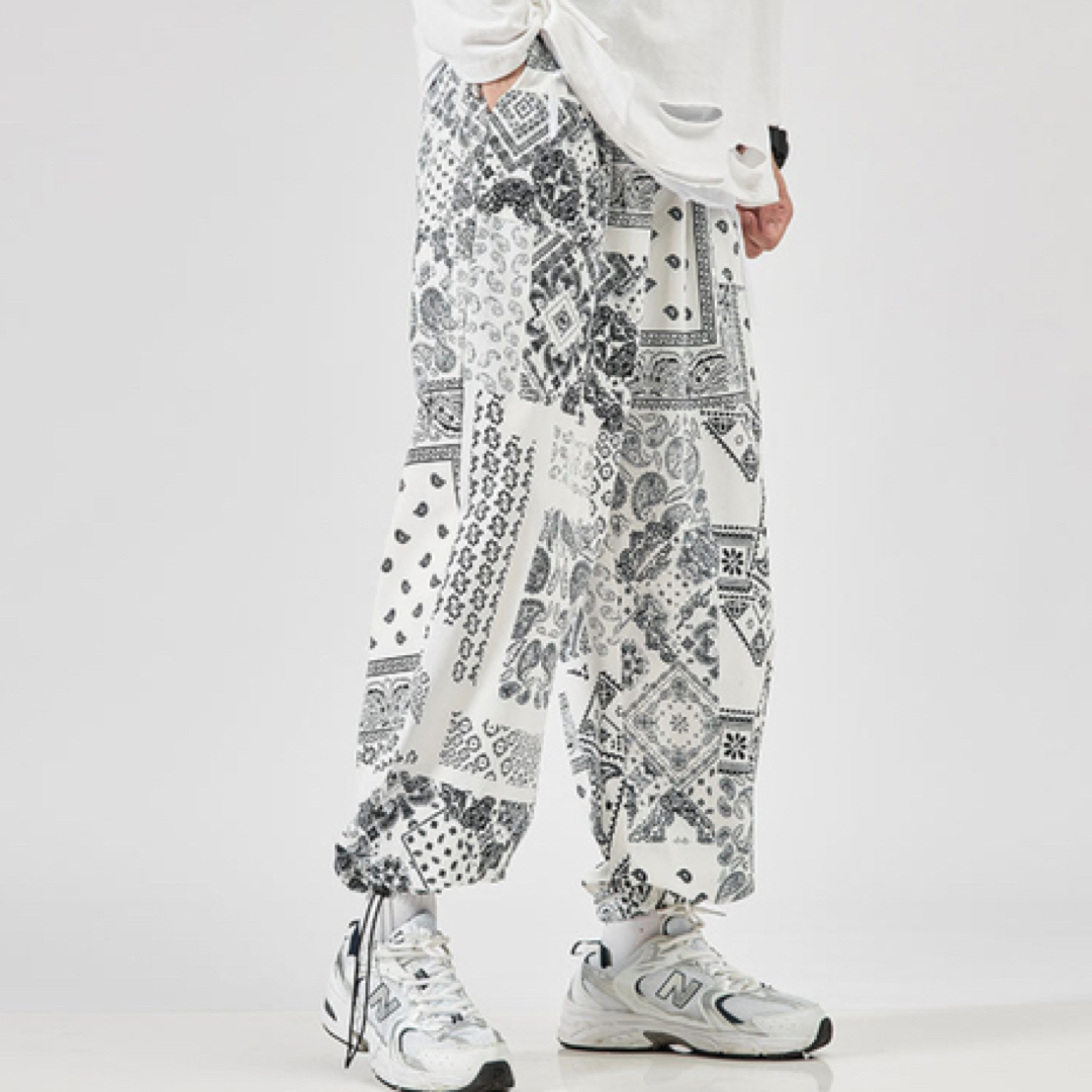 【人気】ワイド シルエット ペイズリー ダンス 衣装 カーゴ パンツ ホワイト メンズのパンツ(ワークパンツ/カーゴパンツ)の商品写真