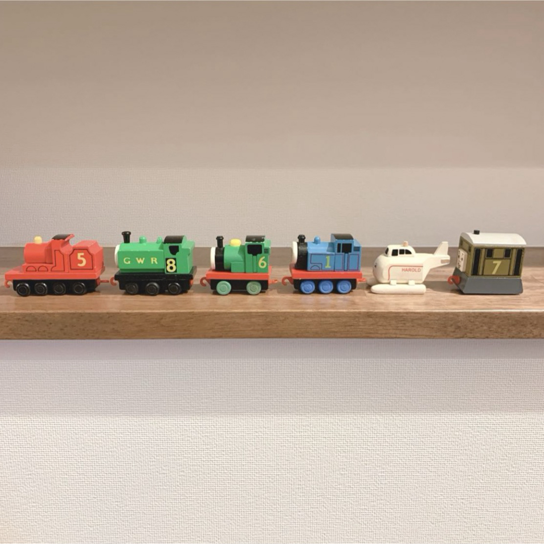 THOMAS(トーマス)のトーマス Thomas バンダイ BANDAI 鉄道 電車 木製 おもちゃ 玩具 キッズ/ベビー/マタニティのおもちゃ(電車のおもちゃ/車)の商品写真